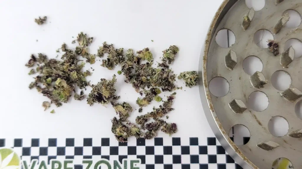 .25 of coarse grind spread evenly next to the Brilliant Cut coarse grinder plate