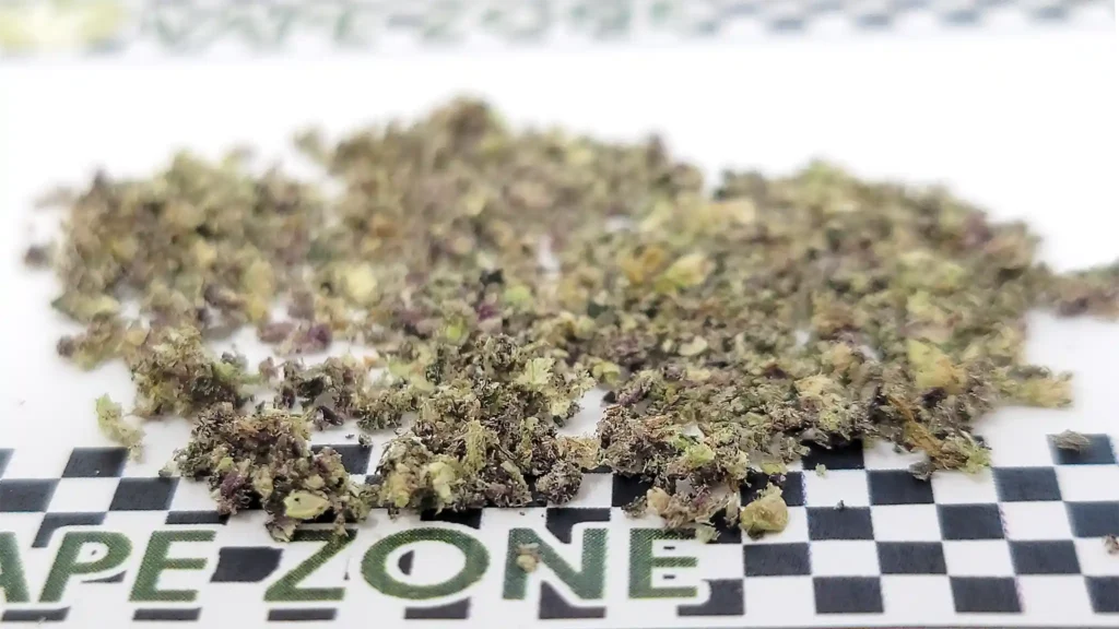 Brilliant Cut Grinder fine grind example closeup 
