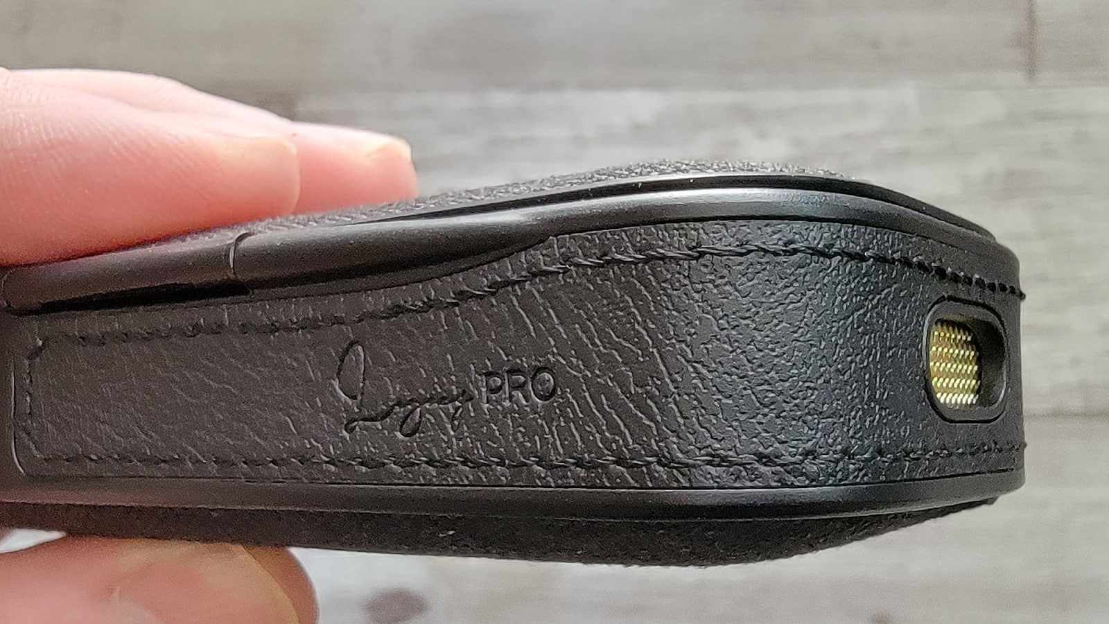 Airvape Legacy Pro faux leather stitching