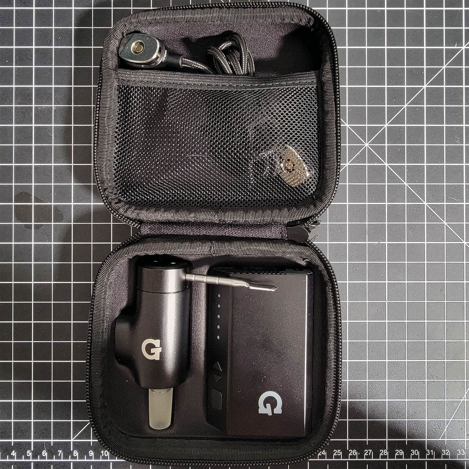 Gpen Hyer e-nail dab pen comes in a small case