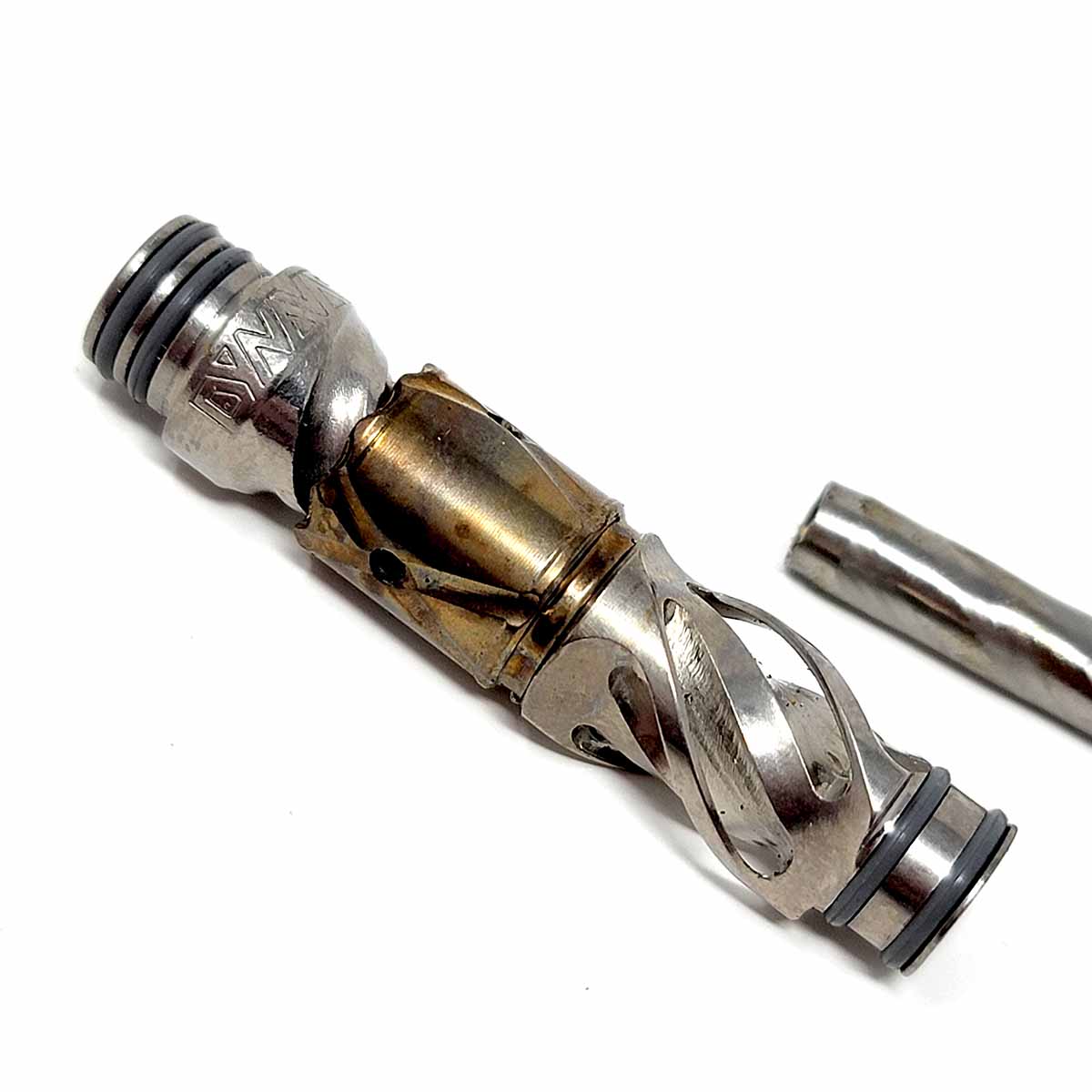 Woodwynd Helix Mouthpiece pushes the Dynavap CCD Screen back into full-bowl setting