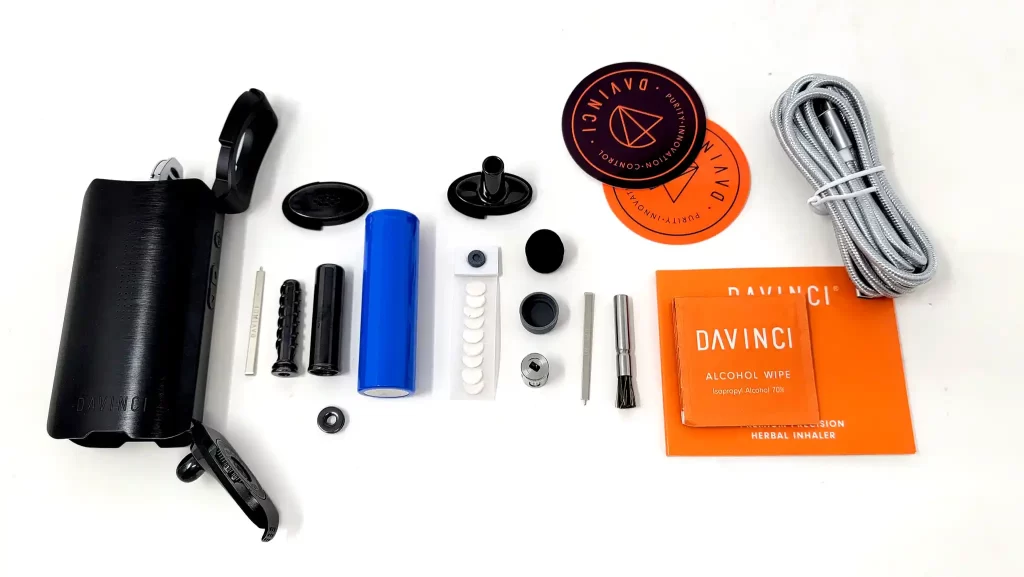 The Davinci IQ3 comes with a lot of nice accessories and tools