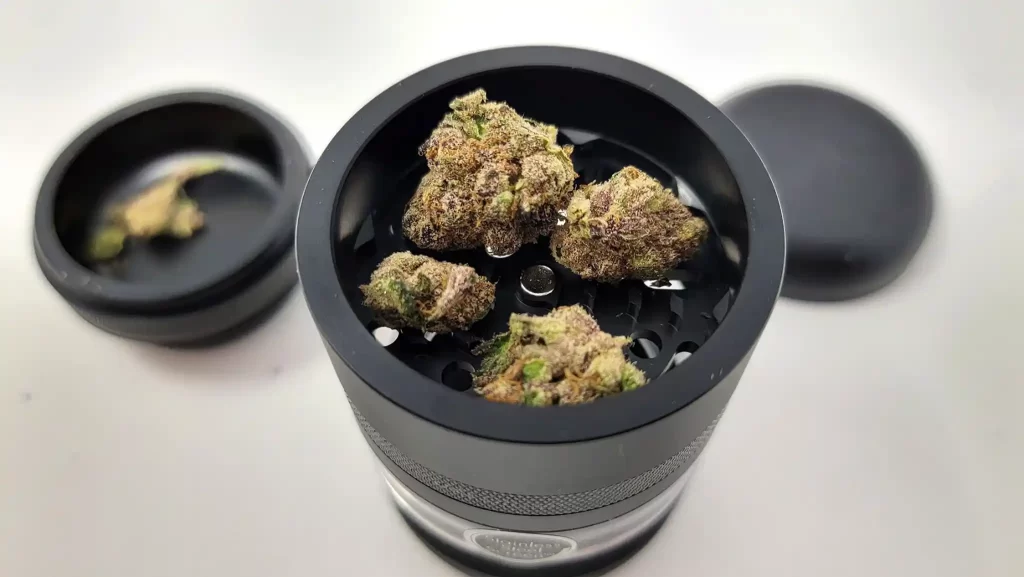 The GR8TR makes a great travel grinder because it has built in weed storage