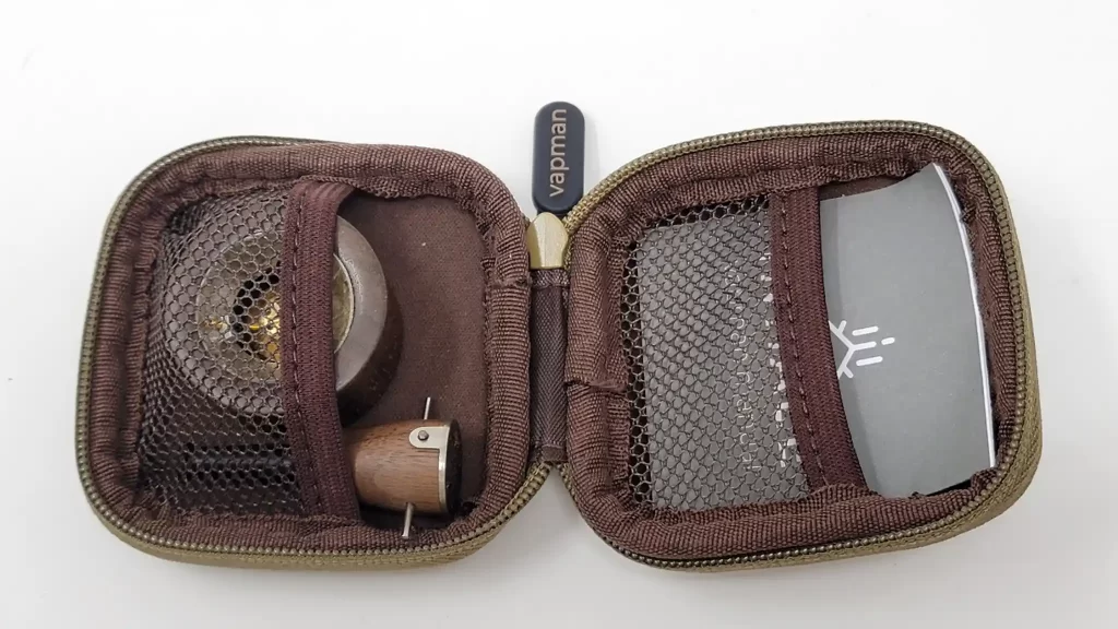 Vapman Click comes in a soft-sided travel case