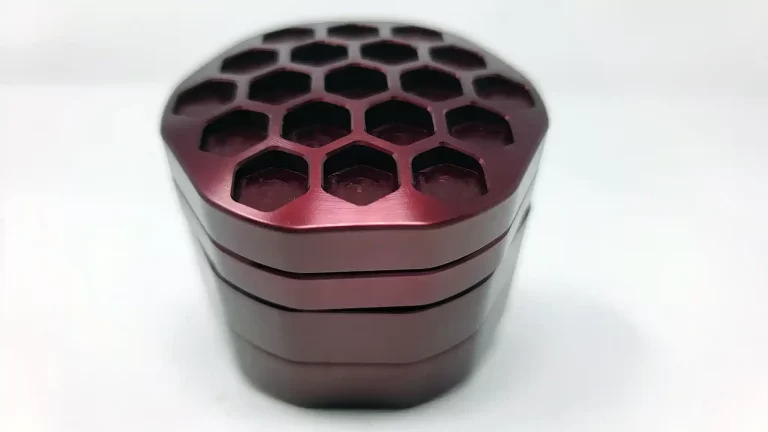 Bud Bee Grinder Review – Stylish & Spinny Weed Grinder