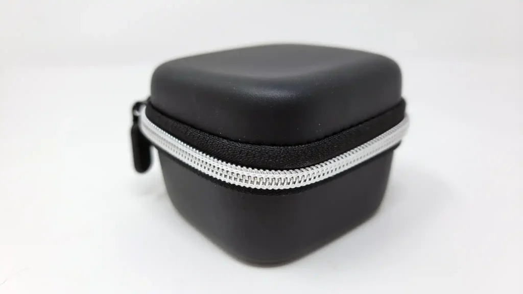 Odin Threadless grinder comes in a case