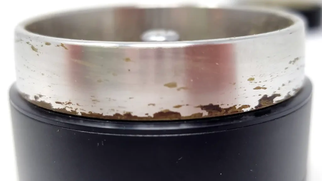 Flower Mill top rim gets dirty