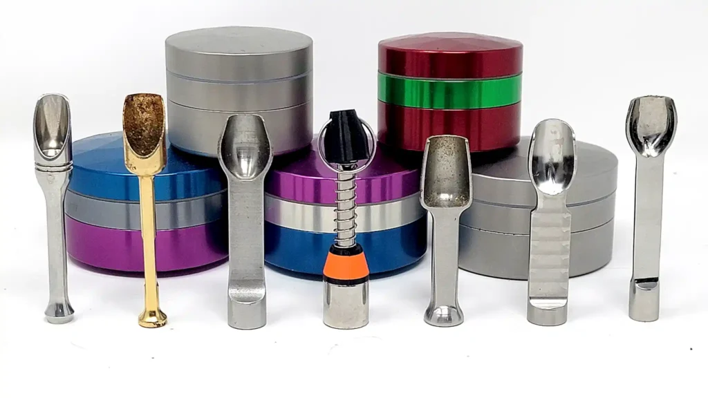 Brilliant Cut Grinder pairs perfectly with the Old Head scoop and several others