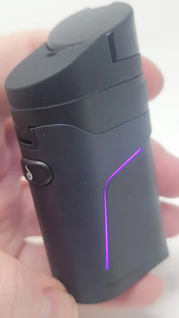 Ghost 2 vape pen has a hinged lid