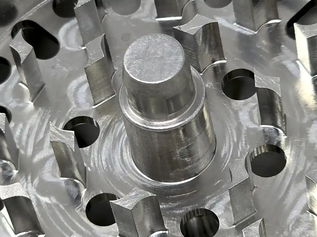 Cyber Grinder ball bearing grinder center post and teeth closeup