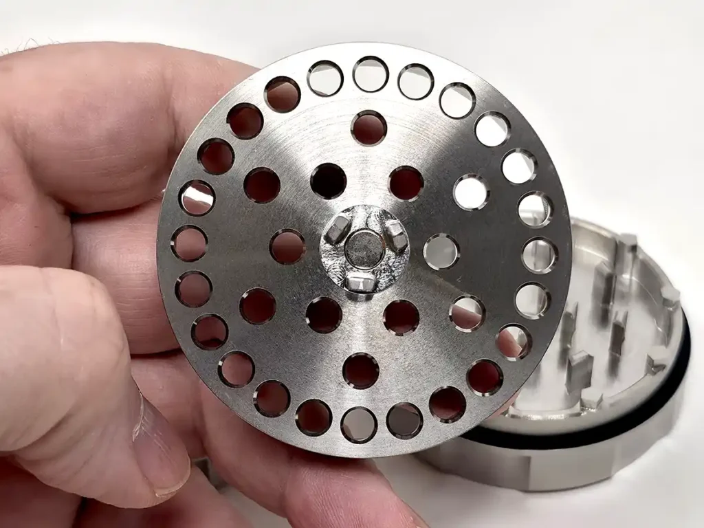 Draken 2 weed grinder threadless design uses magnets