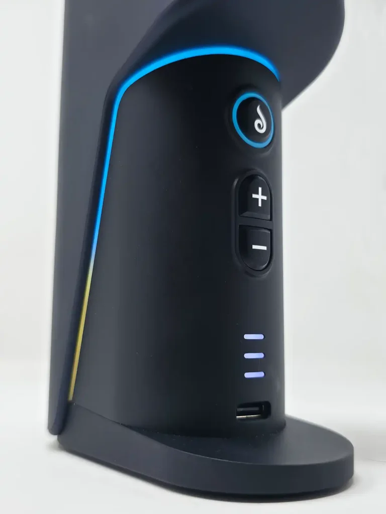 Dr Dabber Switch Go has simple controls and fast charging USB-C