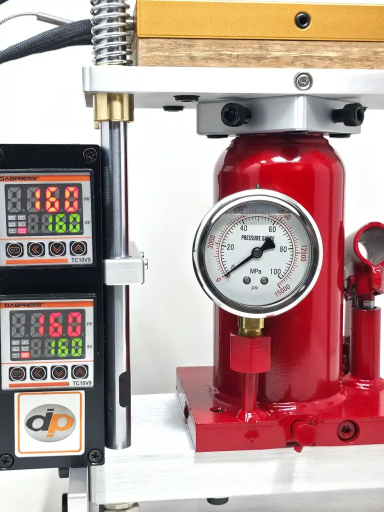 Dabpress 10 ton True Bar has a built-in pressure gauge inline with the bottle-jack and plates