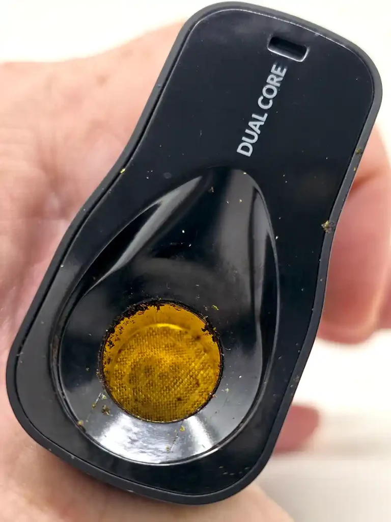 Utillian 850 Vaporizer has a simple top-open interface with an easy to load bowl